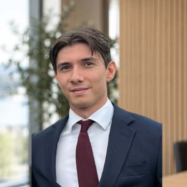 Benjamin, som står bak Familieassistenten